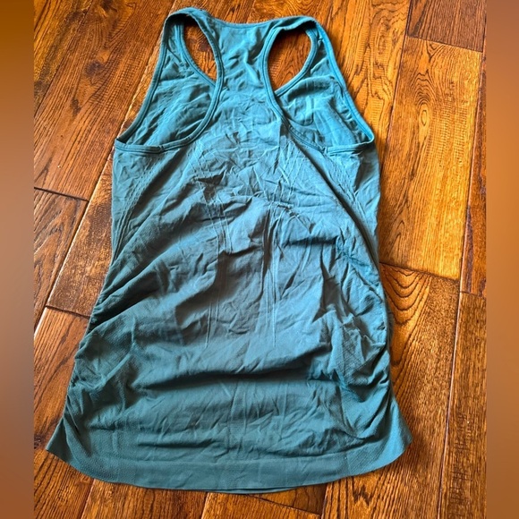 ATHLETA SPEEDLIGHT SEAMLESS Tank Size Medium - Picture 2 of 3